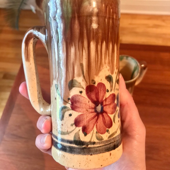 Set of 4 Hand painted ceramic vintage mugs - Picture 6 of 7